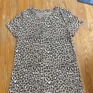 Women’s cheetah print tshirt